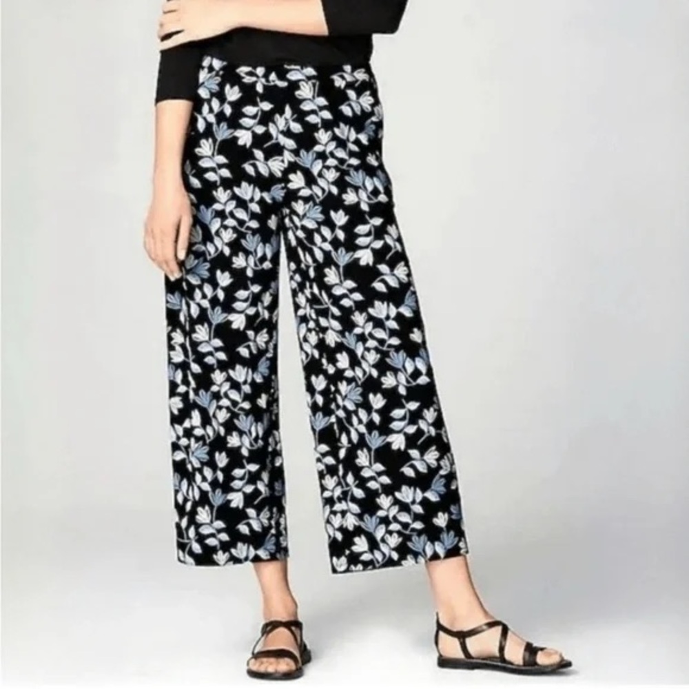 J Jill Wearever Pull On Cropped Navy Floral Palazzo Pants